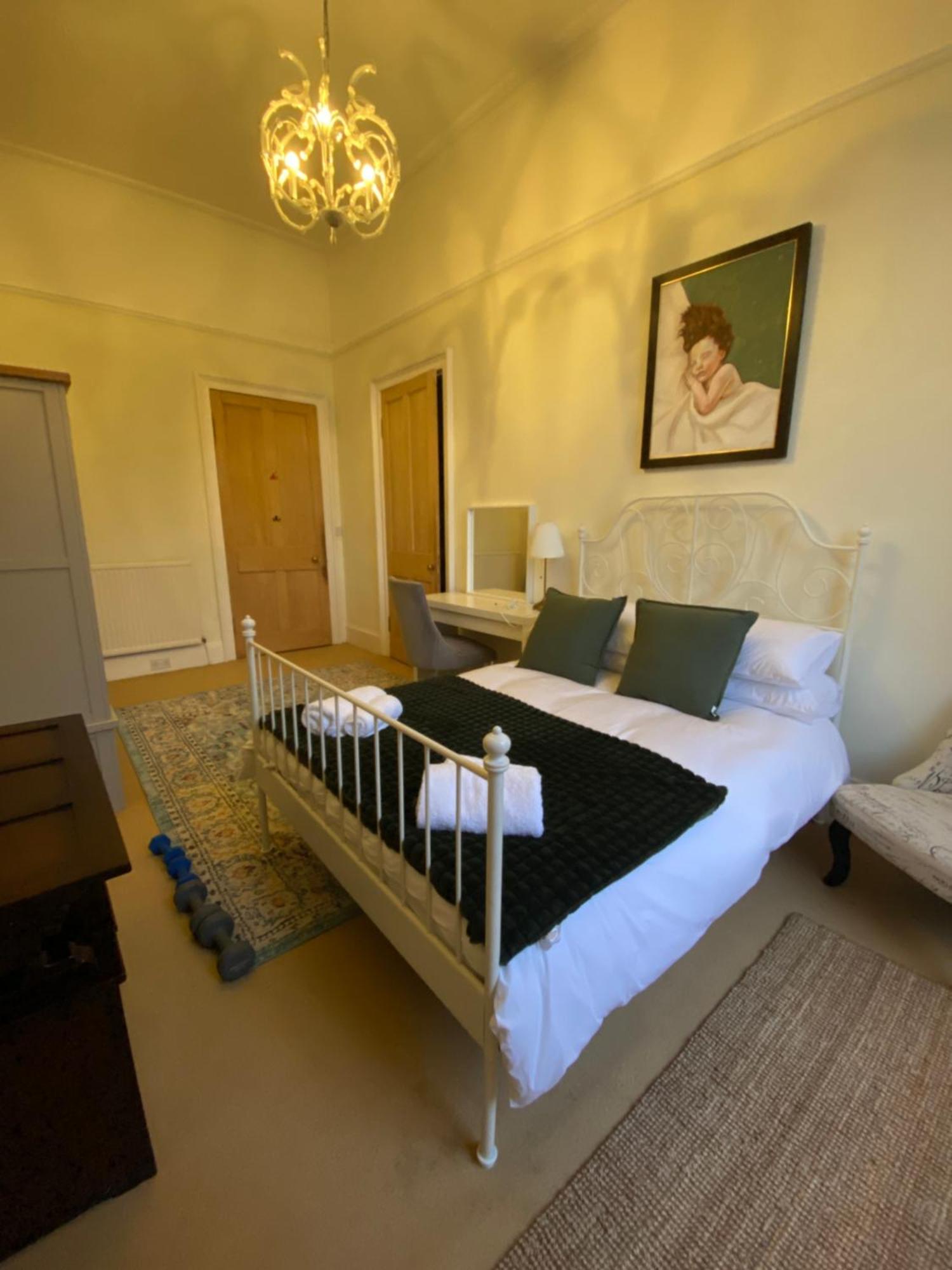 Appartement Georgian 4 Bedroom 3 Bathroom New Town *